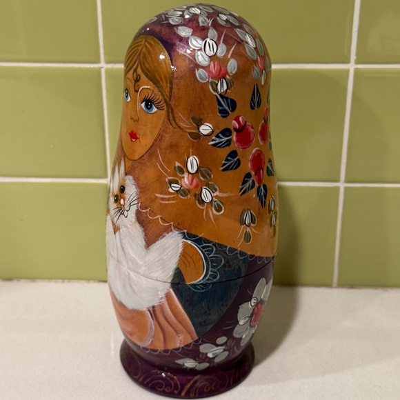 Cat Lady Vintage Hand Painted Wood Nesting Dolls - Woman Holding Cat (10 Dolls) - Picture 3 of 8
